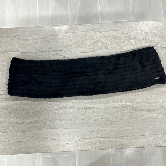 Calvin Klein Black Fleece Infinity Circle Scarf - Picture 3 of 3